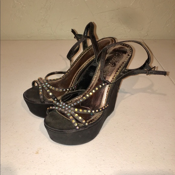 6in tall bedazzled Wedges - Picture 1 of 2